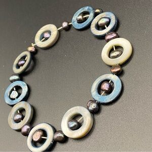 Unique Shell Disc Bracelet